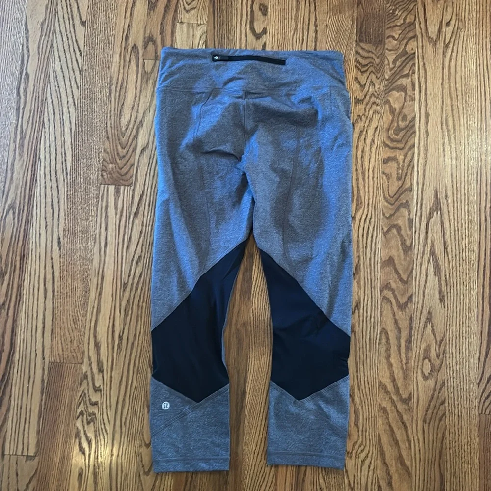 Lululemon grey/black leggings with pockets - Picture 2 of 7